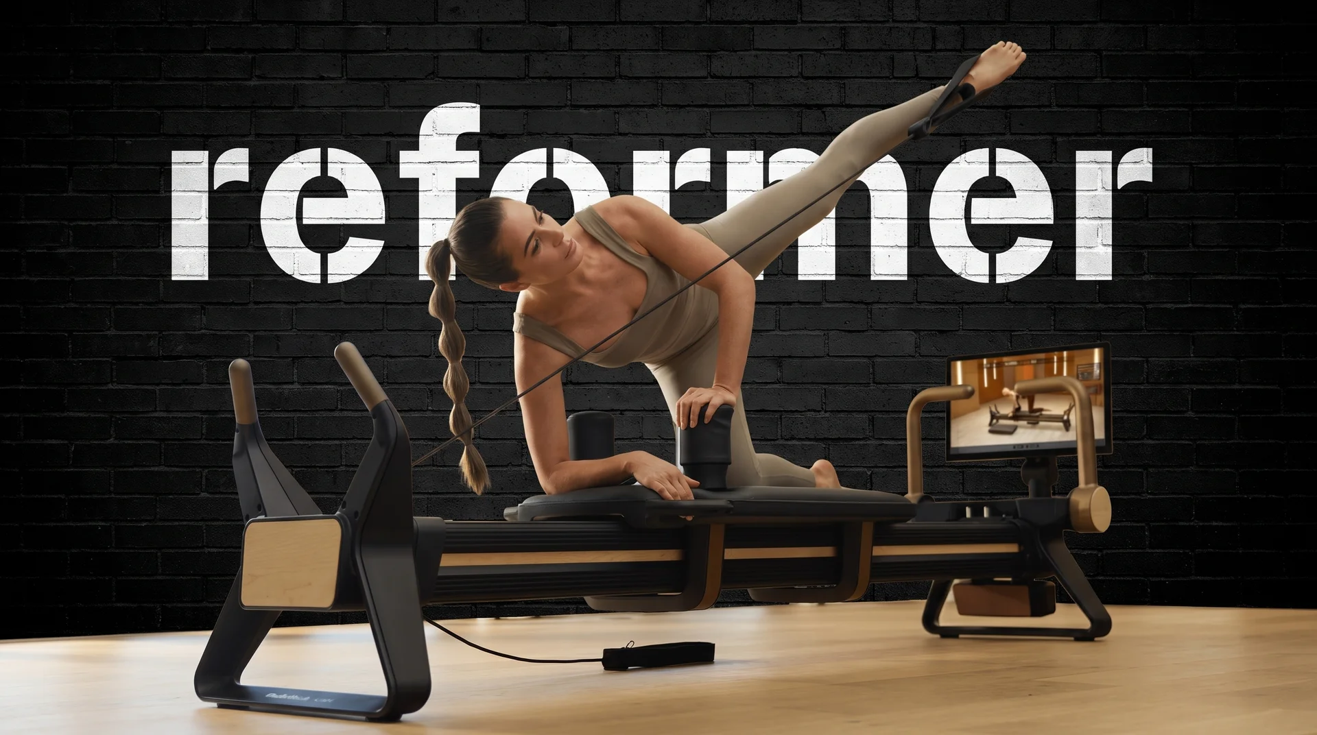 Training auf einem Pilates-Reformer